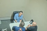 ZAVRŠIO NA PSIHIJATRIJI! Policija naterala muškarca da prizna UBISTVO oca, koji je bio živ: Ispitivali ga 17 časova, čupao kosu od muke (VIDEO)