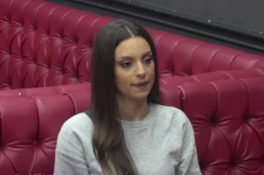 ZBOG OVOGA ĆE ŠA POBEĆI IZ ELITE: Miona OCRNILA svog dečka uživo u programu - NI DUNAV GA NEĆE OPRATI!