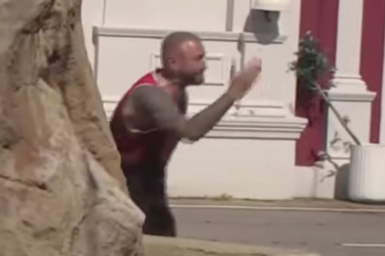 Nenad Aleksić Ša besni po imanju Elita 7 Zadruga