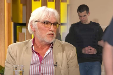 ONI NE MOGU DA PODNESU ŠTO JE UBICA ŽIV: Advokat porodica žrtava otkrio da je napad na Uroša Blažića u sudnici rezultat razumljive emocije!