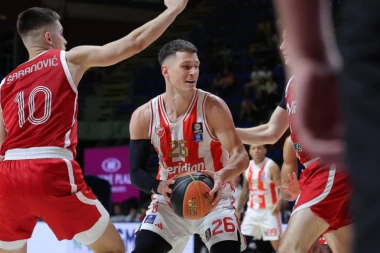 NEDOVIĆ OPSOVAO POKUŠAVAJUĆI DA OBJASNI ZAŠTO ZVEZDA IGRA SLABO: Treneru je teško, mi nekad komplikujemo