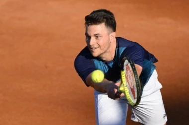 KINEZ MUČIO SINERA, A ONDA JE DOŠAO SRBIN I POČISTIO GA! Kecmanović fenomenalno startovao