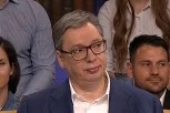 "NISAM MAŠINA, PRORADE EMOCIJE, ZASTAVA JE BILA MOJA IDEJA" Predsednik Vučić o postupku na sednici UN