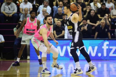 IGRAĆE SE MAJSTORICA! Megina deca posle DRAME ŠOKIRALA Partizan! Baraćevi klinci PREOKRETOM od -12 do +13!