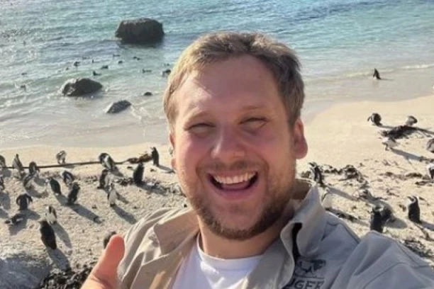 POJEO ORAH, PA SE OTROVAO: Kiselina mu spalila ruke, strahuje od trajnih ožiljaka (FOTO)