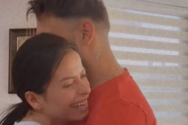 POSUMNJALI DA JE TRUDNA! Žena Darka Lazića odmah reagovala i otkrila istinu O DRUGOJ TRUDNOĆI