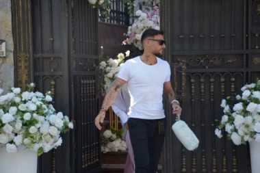 MLADOŽENJA OSTAVIO ANASTASIJU NA DAN VENČANJA: Cela porodica Gudelj se pokupila iz vile, a evo gde je on sada (FOTO)