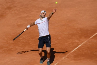 OGLASIO SE TENISER KOJI JE POGODIO NAVIJAČA TOKOM MEČA: Evo šta je poručio!