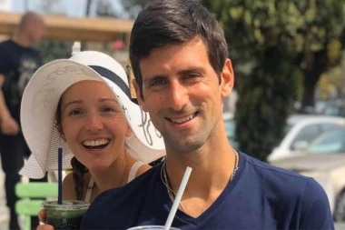 OVO JE JELOVNIK NOVAKA ĐOKOVIĆA: Dan počinje mlakom vodom i ovim SOKOM, a na treninzima obavezno jede VOĆE