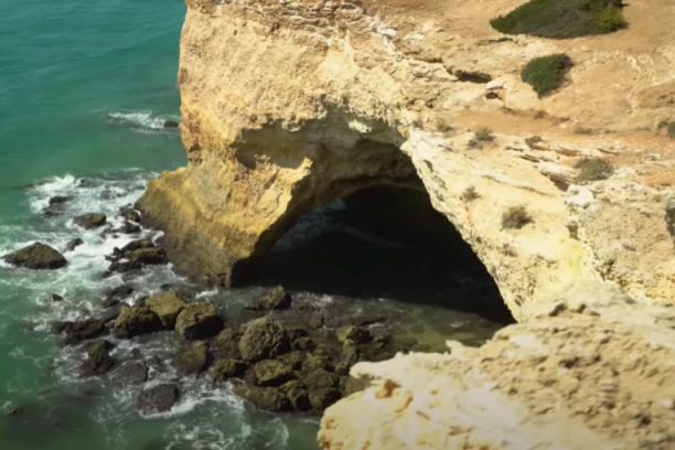 BISER PRIRODE KAO POPRIŠTE UŽASA: Dve smrti u pet nedelja na poznatoj turističkoj atrakciji, jedna stvar ih veže (VIDEO)