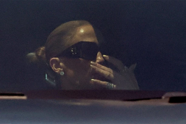 DŽEJ LO SKINULA BURMU! Pevačica konačno PRESEKLA, priča o razvodu se zahuktava!