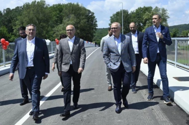 Otvoren most na Velikoj Moravi u selu Vojska, spojio Svilajnac i Jagodinu!