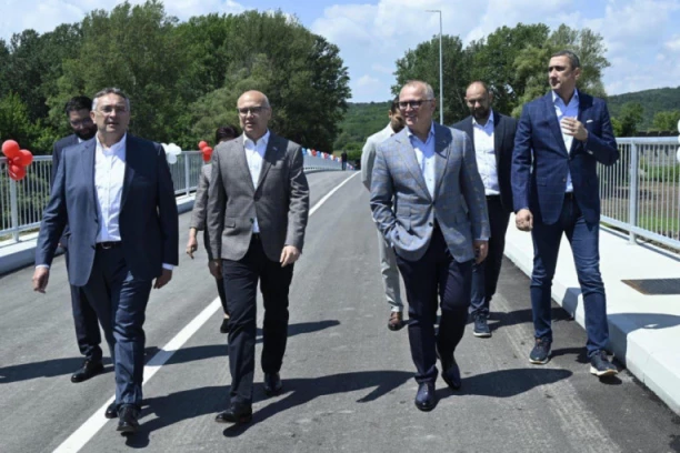 Otvoren most na Velikoj Moravi u selu Vojska, spojio Svilajnac i Jagodinu!