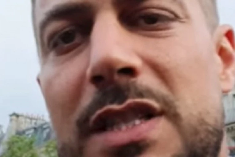 "RADIJE SAM NA PRAVOJ STRANI ISTORIJE!": Poslanik žestoko kažnjen jer je pred svima pokazao OVU ZASTAVU