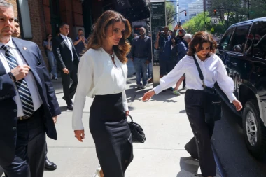 KRALJICA IMA 53 GODINE, A TELO KAO DA JOJ JE 20: Dve stvari obavezno izbegava, a u ovom slatkišu stalno uživa (FOTO)