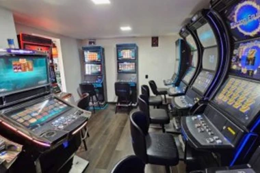 AKCIJA INSPEKCIJE: Nelegalno priređivali igre na sreću na Novom Beogradu (FOTO)