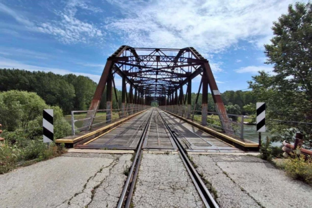 REŠAVA SE VIŠEDECENIJSKI PROBLEM! Počela izgradnja novog železničkog Tomaševačkog mosta na pruzi Pančevo - Zrenjanin!