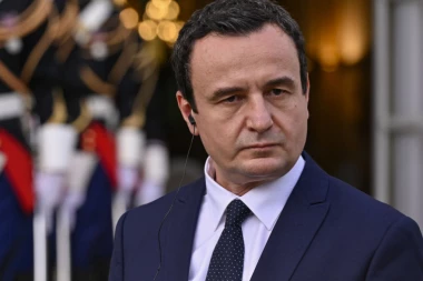 KURTI "BARJAKTARIMA" POKUŠAVA DA UTERA STRAH U KOSTI: Održan defile zastrašivanja SRBA, evo šta mu je još cilj! Uočeni i albanski špijuni