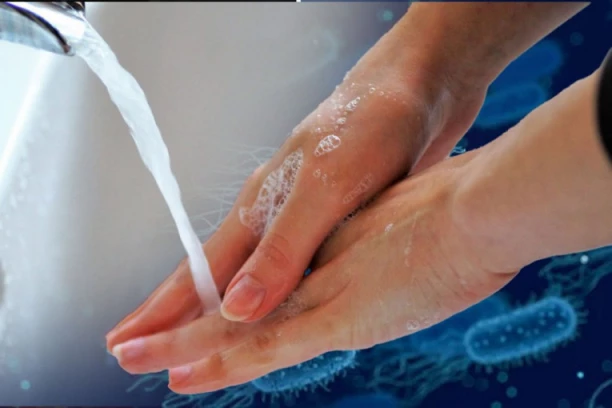 DA LI PERETE VAŠE NOKTE? Ovo pitanje pokrenulo lavinu komentara na društvenim mrežama!