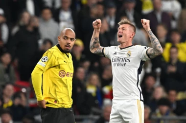 OPROŠTAJ U VELIKOM STILU! KROS TITULOM PRVAKA EVROPE okončao klupsku karijeru! Ovacije za TROFEJNOG FUDBALERA!