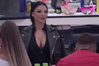 OTKRIVENA MAJINA TAJNA VEZA SA NAJBOLJIM DRUGOM NJENOG BIVŠEG: Napolju su sve vreme bili u kontaktu, on se prema njoj postavlja kao ZAŠTITNIK!