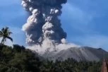 EKSPLODIRALA PLANINA! ZAURLALA UTROBA ZEMLJE! Nova stravična erupcija vulkana, poslato HITNO upozorenje! (VIDEO)