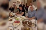 "MOJ SIN DANILO I MOJA BRAĆA, ŽIVELA SRBIJA!" Predsednik Vučić podelio sa pratiocima snimak sa slavlja nakon izbora! (VIDEO)