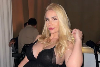 PORODILA SE JEDNA OD NAJLEPŠIH SRPSKIH VODITELJKI: Prva slika sa bebom TOPI SRCA, izabrala ime sa moćnom SIMBOLIKOM! (FOTO)