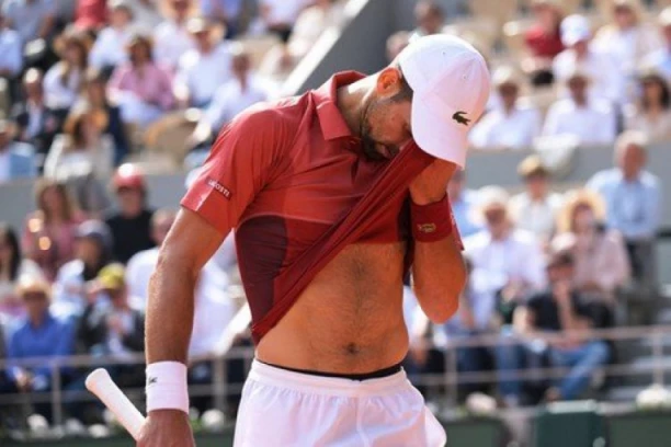 ĐOKOVIĆU, NE ŽURI NA TEREN! UPOZORENJE poznatog Španca: Zbog ISTE POVREDE ZAVRŠIO SAM KARIJERU! Dotukla je i Federera!