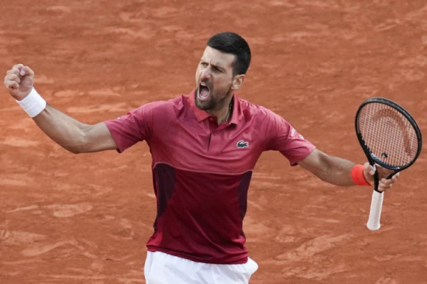 SRPSKA ZASTAVA I ĆIRILICA! Oglasio se Novak Đoković i poslao moćnu poruku!