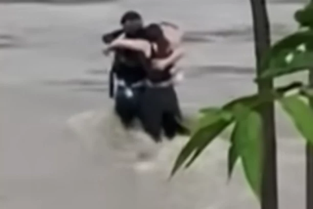 POZNATO VREME SAHRANE STRADALIH DEVOJAKA: Bjanka i Patrisija biće pokopane shodno posebnoj rumunskoj tradiciji (VIDEO)