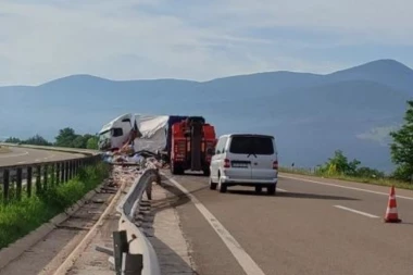 UŽAS NA AUTO-PUTU NIŠ-BELA PALANKA: Kamion se zakucao u bankinu (FOTO)