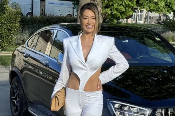 TEA TAIROVIĆ OTRILA PORODIČNU TAJNU: Ovo javnost do sad nije znala o pevačici!