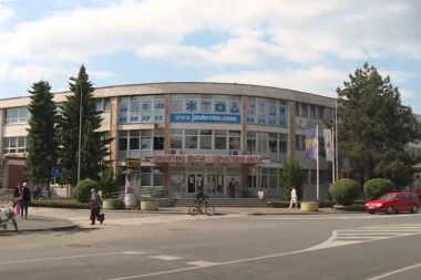 PUCNJAVA U BRČKOM: Ima povređenih, policija na licu mesta