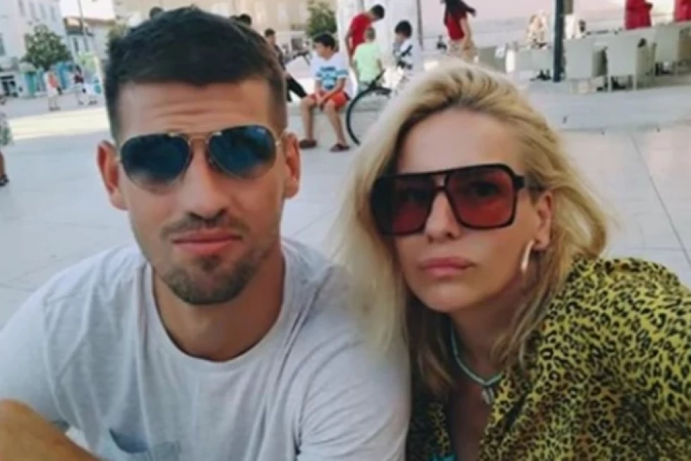 PAGONIS HOSPITALIZOVAO BIVŠU ŽENU! Zbog svirepog udarca u GRUDI glumica završila u BOLNICI