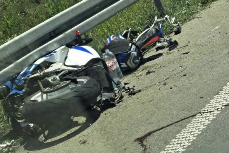 STRAVIČAN UDES NA MILOŠU VELIKIOM: Dečko i devojka na motoru sleteli sa kolovoza i zakucali se u bankinu