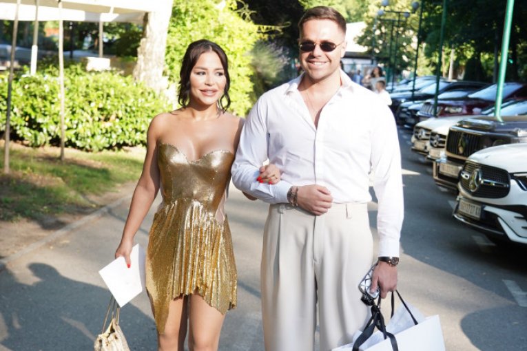 Aleksandra Mladenović sa frizerom