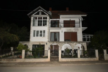 KAO DA SU PREDOSETILI ŠTA IM SE SPREMA! Republika na licu mesta, tragedija u Knjaževcu - jedan detalj na kući budi JEZU! (FOTO)