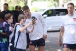 PUN GAS "ORLOVA" U BEČU! Fudbaleri Srbije trenirali, pa oduševili mališane! Sutra stižu u Švedsku!