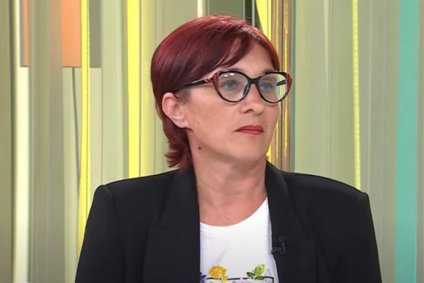 DUŠICA KREĆE NA VELIKO HUMANITARNO HODOČAŠĆE: Majka iz NS sa sinom, koji ima autizam, peške ide za Ostrog, pomozimo joj u njenom velikom cilju (VIDEO)