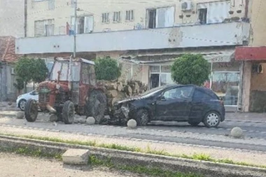 SUDARILI SE TRAKTOR I AUTOMOBIL: Užas u Lajkovcu!