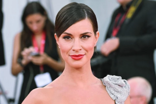 VODITELJKA RTS SE OGLASILA NAKON PRVOG ZLATA NA OLIMPIJSKIM IGRAMA! Cela Srbija ustala na NOGE zbog naših heroja (FOTO)