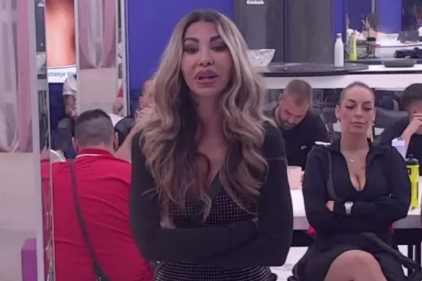 ANELI AHMIĆ PUCA PO ŠAVOVIMA! Svađe sa Janjušem je bacaju u depresiju! NJENA IZJAVA SVE ŠOKIRALA (FOTO)