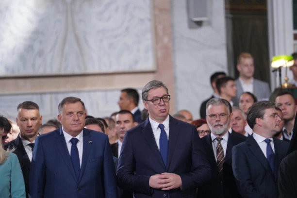 JEDAN NAROD - SRBIJA I SRPSKA! Počinje manifestacija SVESRPSKI SABOR! PRISUSTVUJE PREDSEDNIK VUČIĆ!