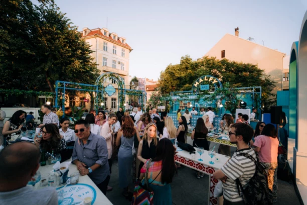 Agencija New Media Team na Amalfi Terrazzi organizovala druženje sa medijima povodom 15 godina uspešnog poslovanja