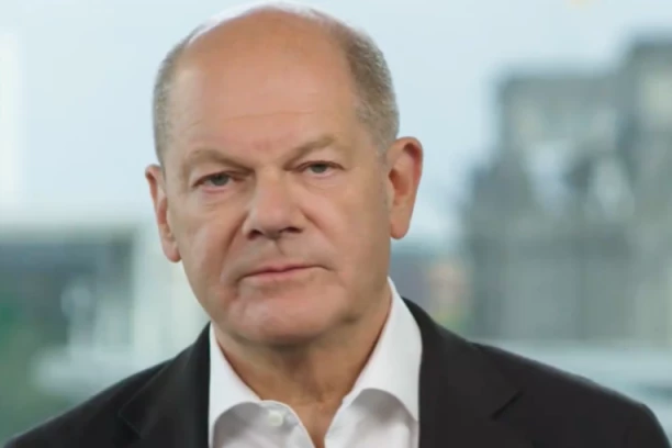 SEO U NOĆNI VOZ, ODSPAVAO I STIGAO NA LICE MESTA: Šolc iznenada doputovao jutros u Kijev! Evo šta se krije iza ove odluke