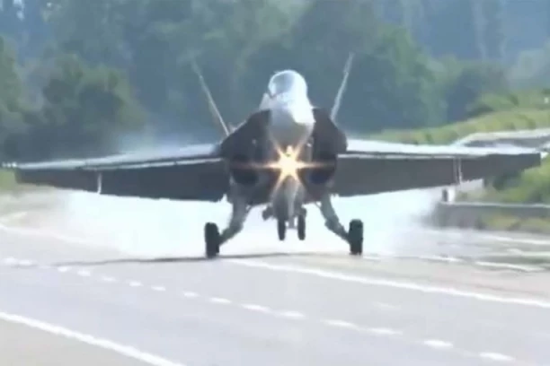 ŠVAJCARSKA DIGLA LOVCE, SPREMAJU SE ZA NAJGORE?! Jesu li ovo poslednji dani vojne neutralnosti Alpske konfederacije? (VIDEO)