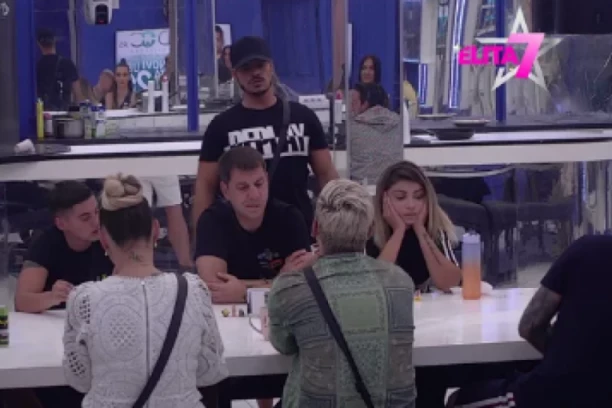 ISPLIVALA NAJMRAČNIJA TAJNA IVANA MARINKOVIĆA: Prozivaju ga zbog OČINSTVA i ZAVISNOSTI, ali niko nije ni pretpostavio da je mogao da napravi i ovo ZLO!