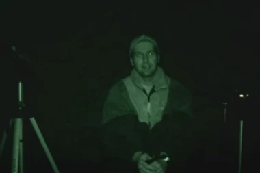 JUTJUBER PROVEO 86 MINUTA U "NAJTIŠOJ SOBI": Svoje horor iskustvo podelio sa javnošću, a ovo su šest osnovnih pravila boravka (VIDEO)