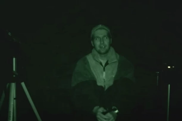 JUTJUBER PROVEO 86 MINUTA U "NAJTIŠOJ SOBI": Svoje horor iskustvo podelio sa javnošću, a ovo su šest osnovnih pravila boravka (VIDEO)